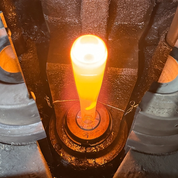 Preliminary_prototype_display_of_glass_bottle_production_process