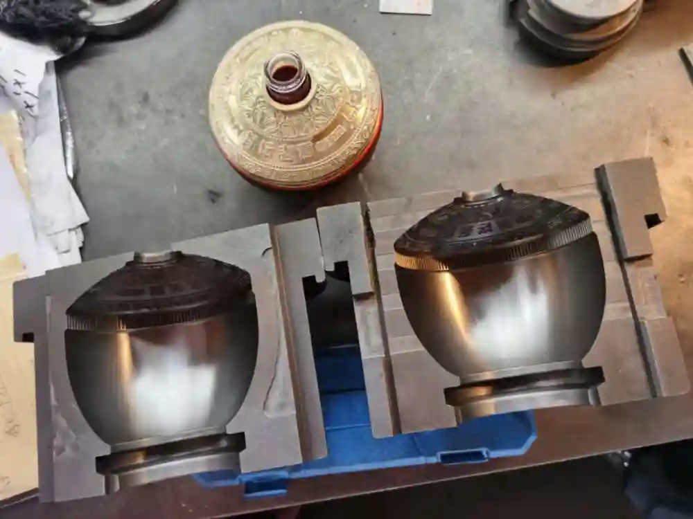 Glass Bottle Manufacturing Mold and Custom Services