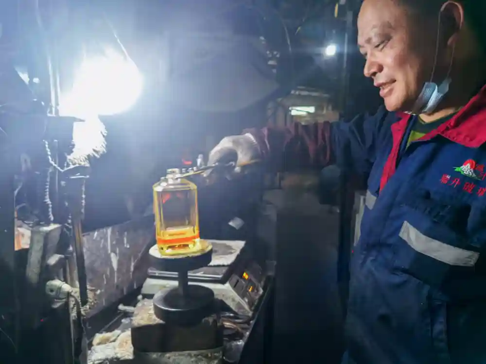Quality-Control-for-Glass-Bottle-Manufacturing-ruisheng